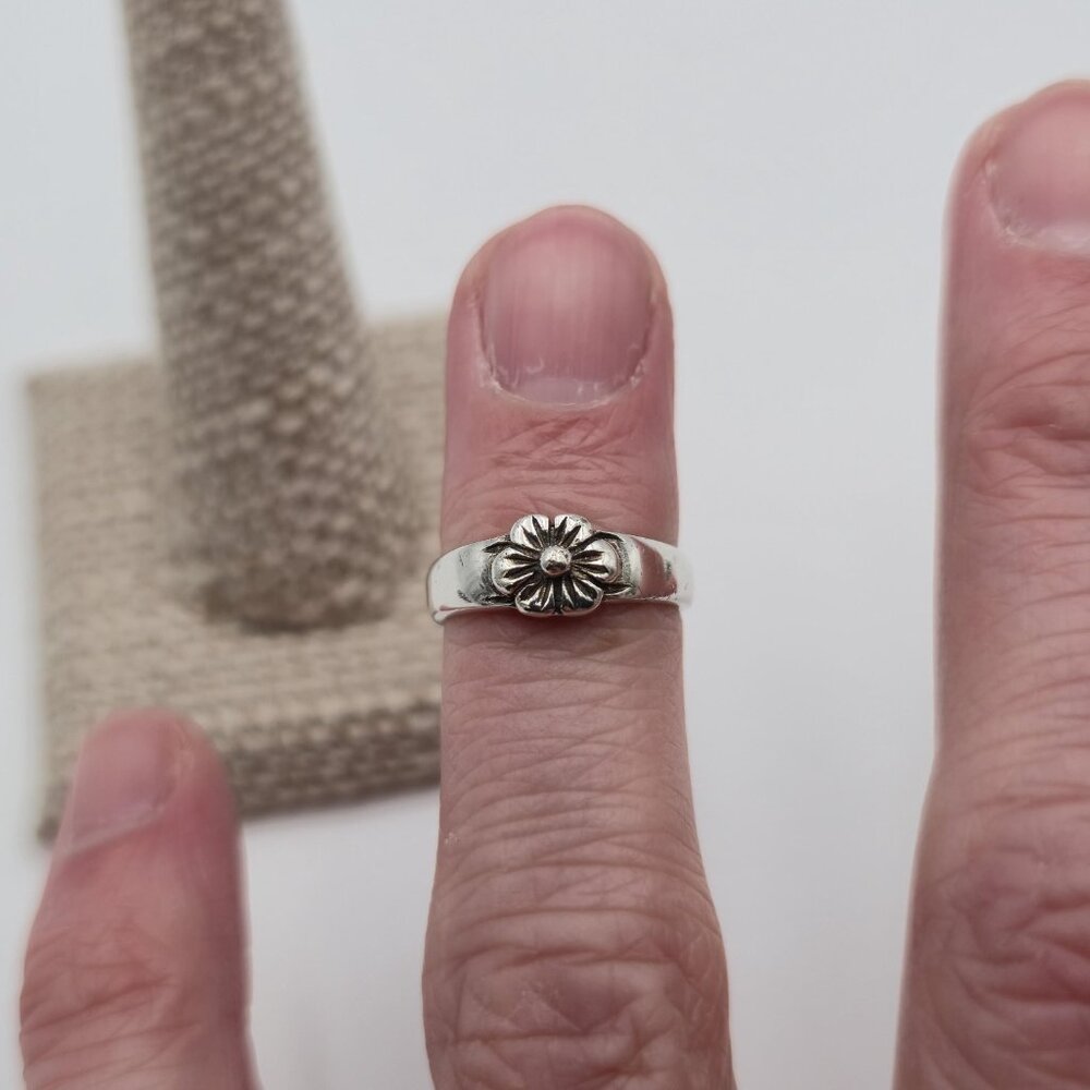 Size 3 Sterling Silver Adorable Single Flower Toe Band Ring A4195 - Picture 3 of 8